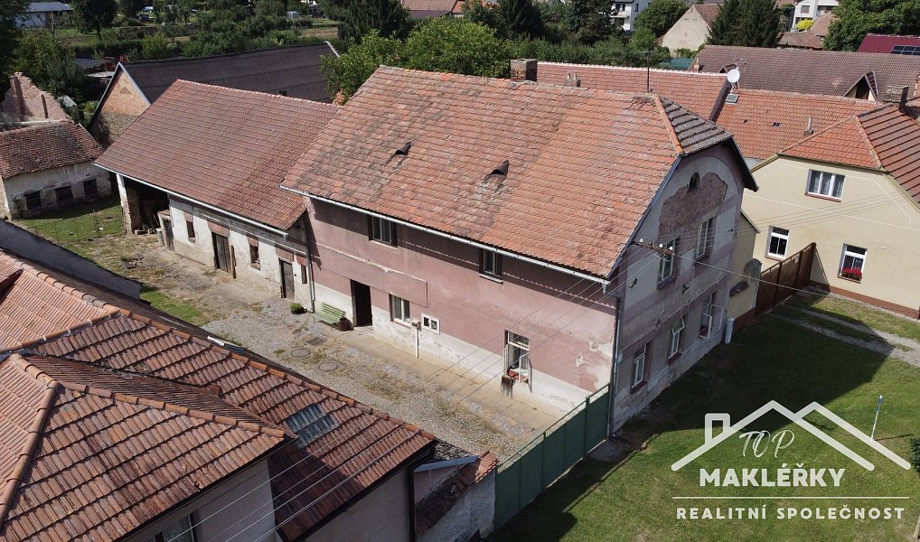 Prodej domu 168 m² s pozemkem 2 068 m², Močovice – náhled fotky 2