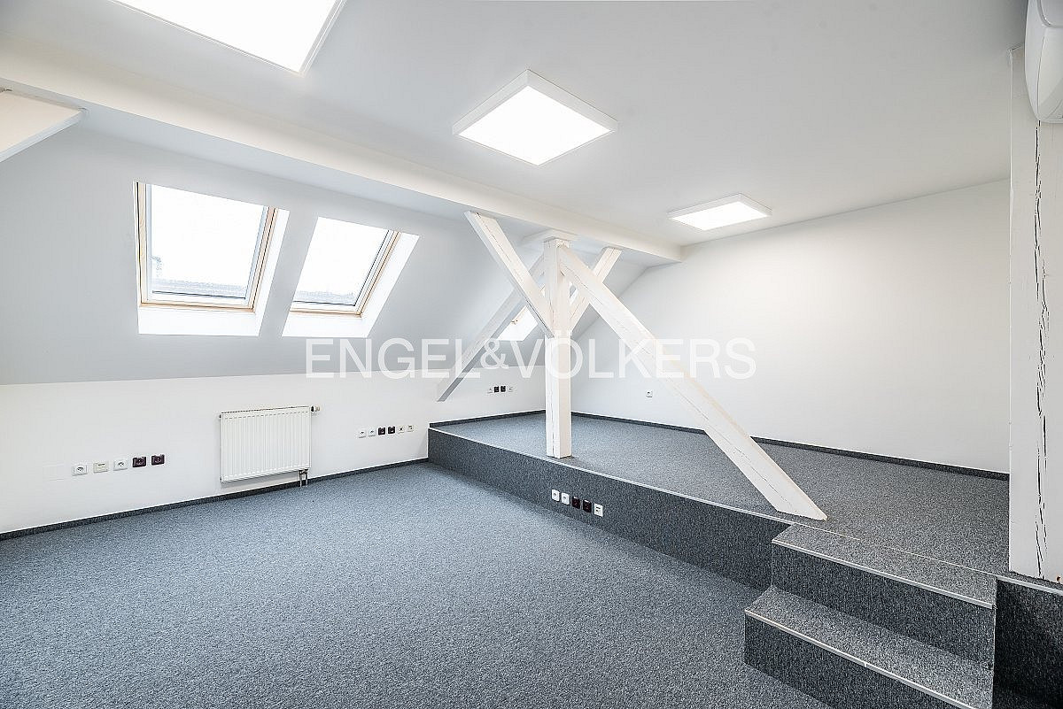 Pronájem kanceláře 34 m² – fotografie 2