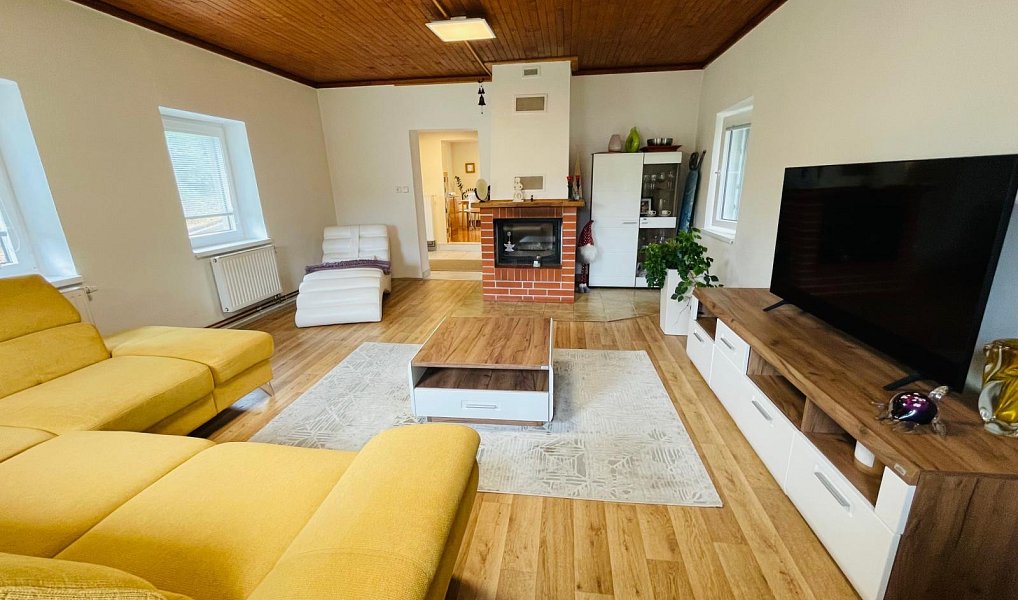 Prodej domu 130 m² s pozemkem 1 063 m², Čtveřín – náhled fotky 12