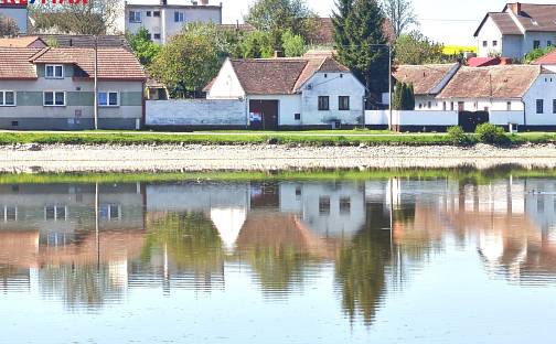 Prodej chaty/chalupy 341 m² s pozemkem 806 m², Nové Syrovice, okres Třebíč
