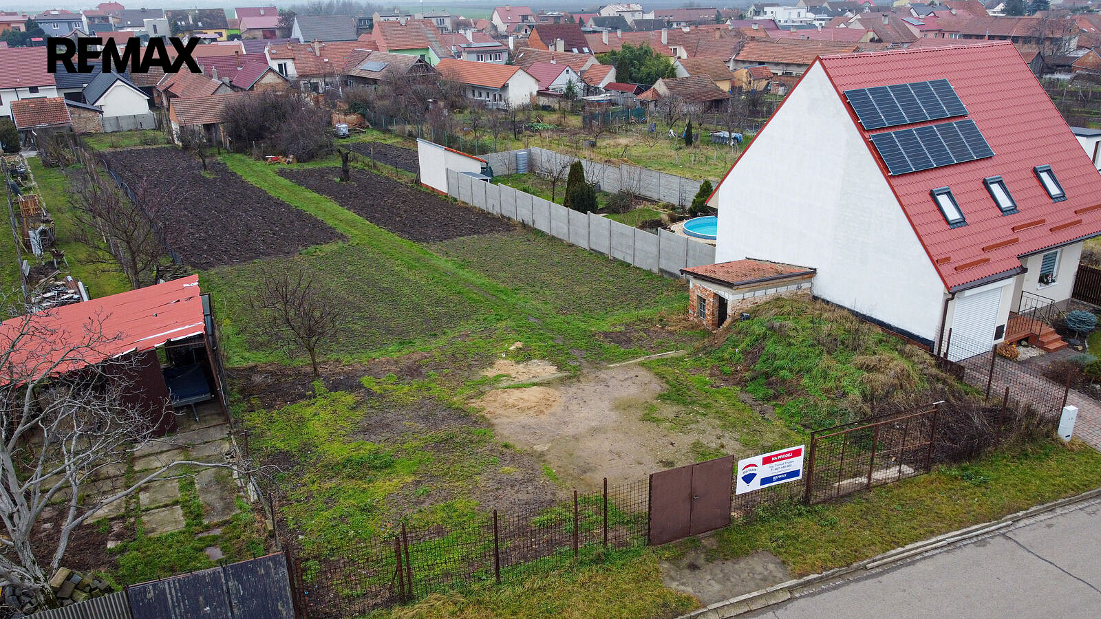 Prodej stavebního pozemku 553 m² – fotografie 2