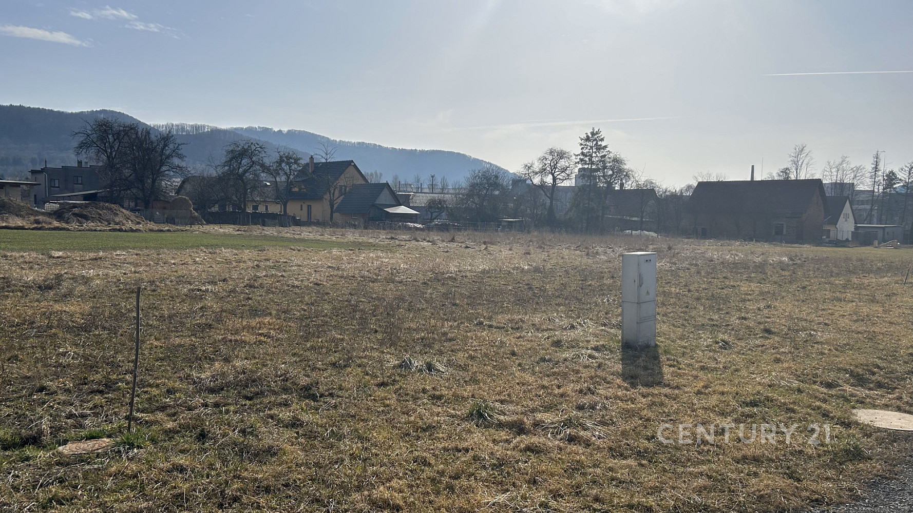 Prodej stavebního pozemku 905 m² – fotografie 2