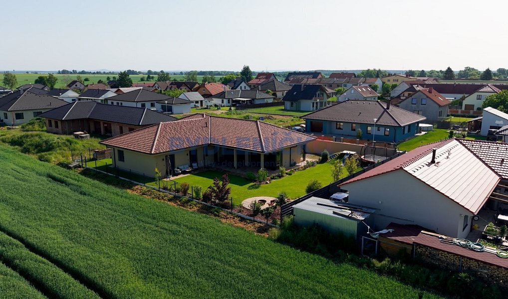 Prodej domu 219 m² s pozemkem 955 m², Dynín – náhled fotky 7