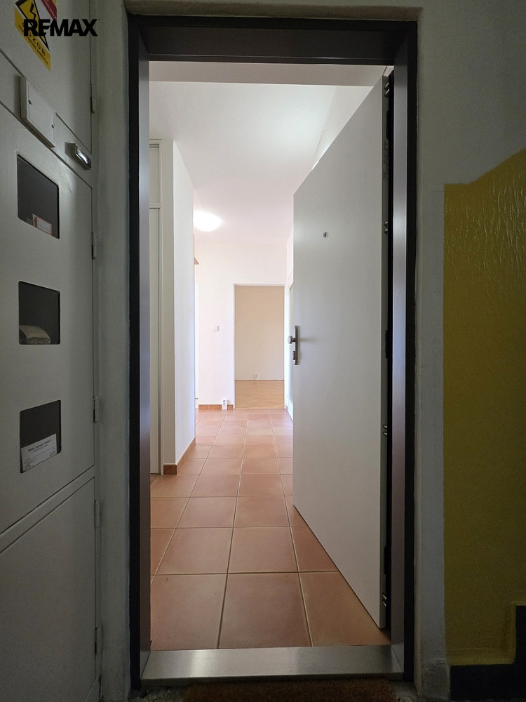 Pronájem bytu 3+1 74 m² — photo 2
