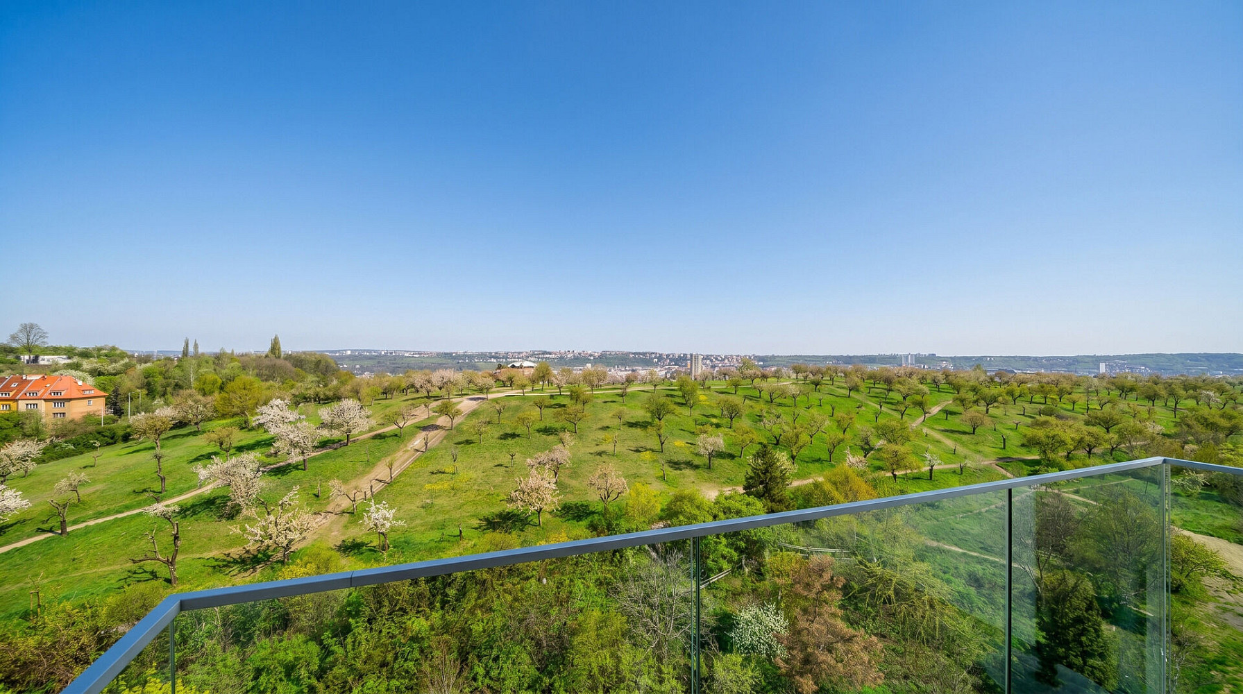 Prodej bytu 1+kk 41 m² — photo 2