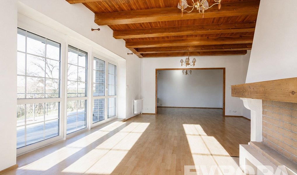 Pronájem domu 350 m² s pozemkem 534 m², Průhonice – náhled fotky 2