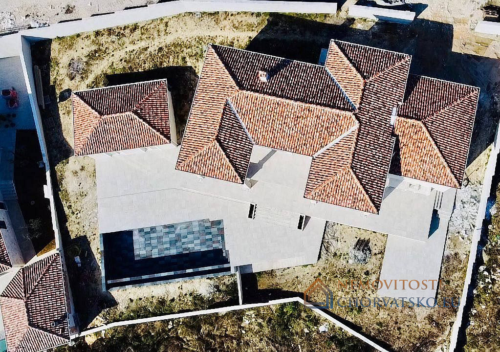 Prodej domu 300 m² s pozemkem 1 200 m² - Widok 6