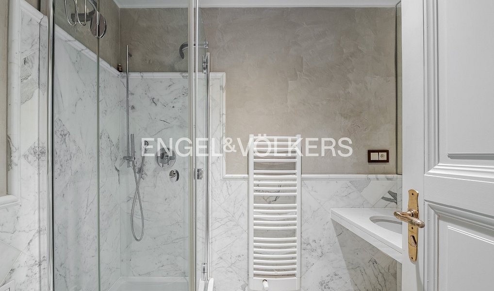 Pronájem bytu 3+1 138 m², Praha – náhled fotky 9