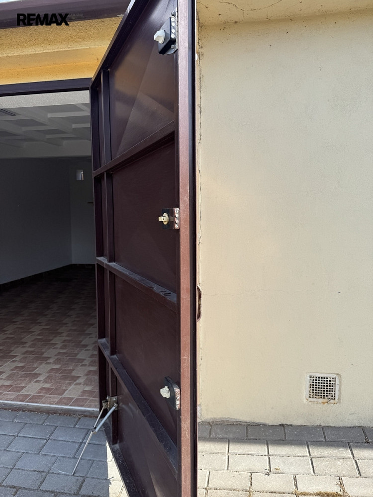 Garáž řeznovice-ivančice 22m2 — photo 5