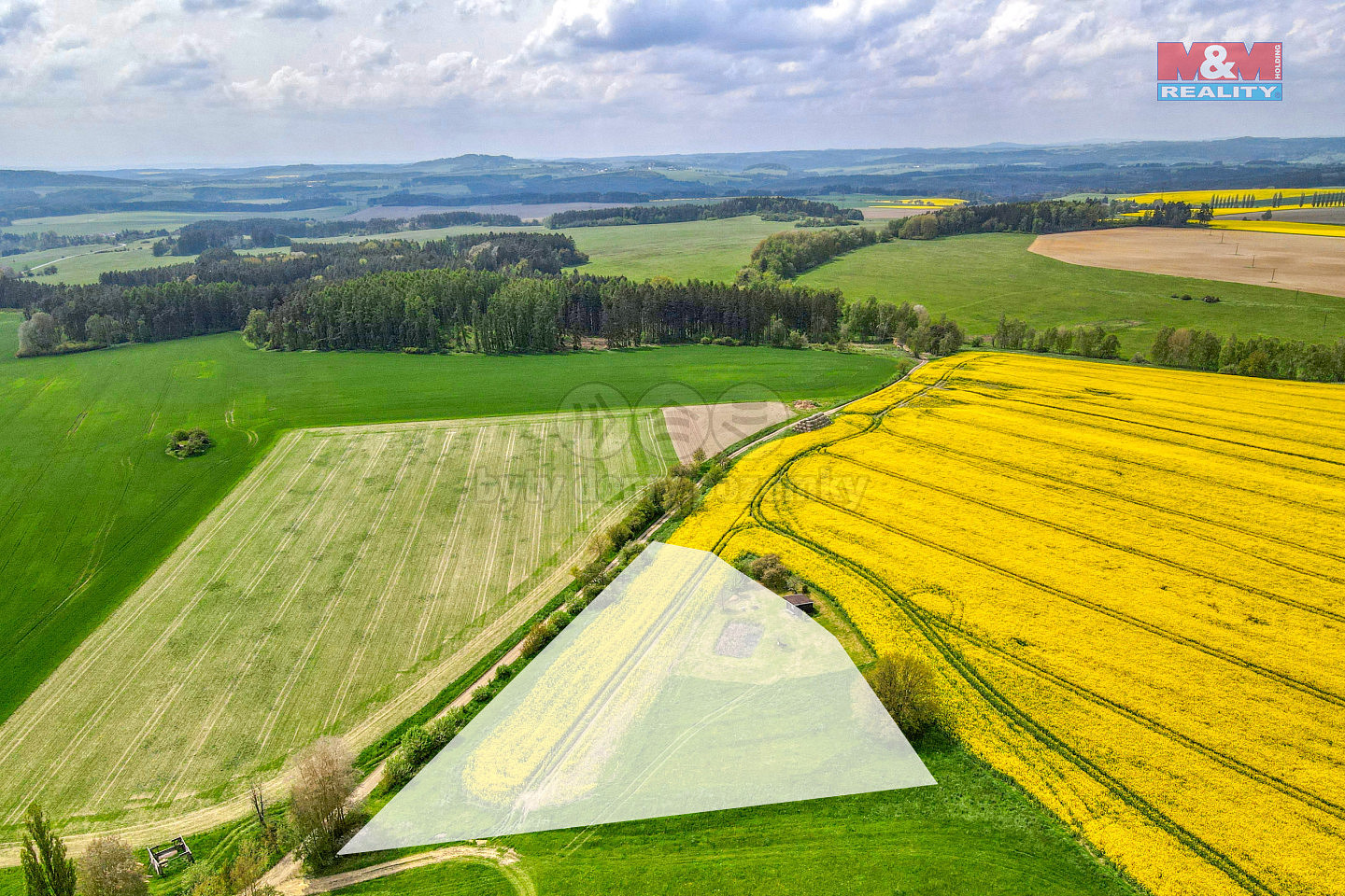 Prodej pole 6 672 m²