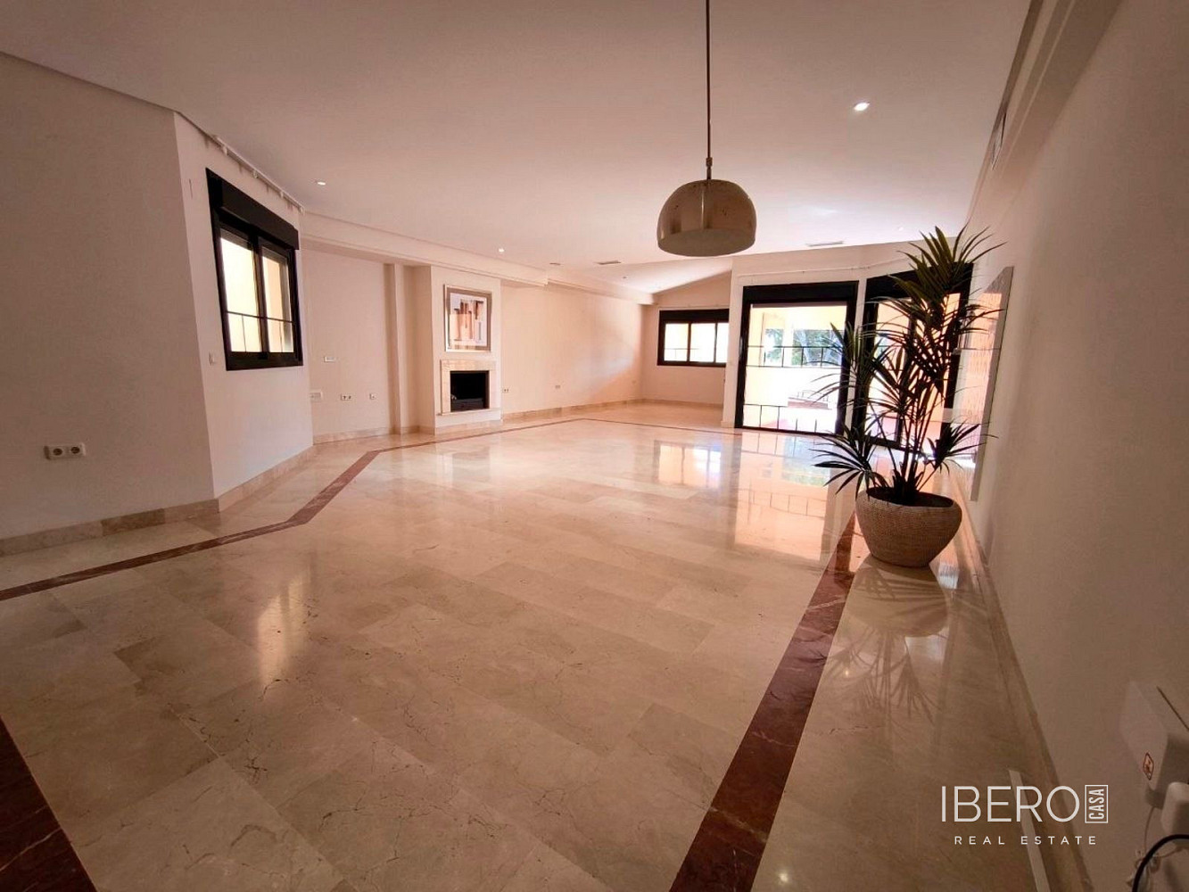 Piso 4+kk – Marbella, Nueva Andalucía - Vista 3