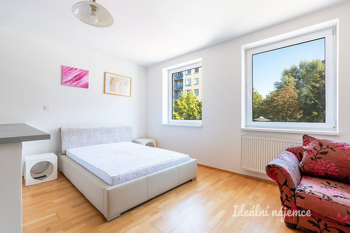 Pronájem bytu 1+kk 32 m²