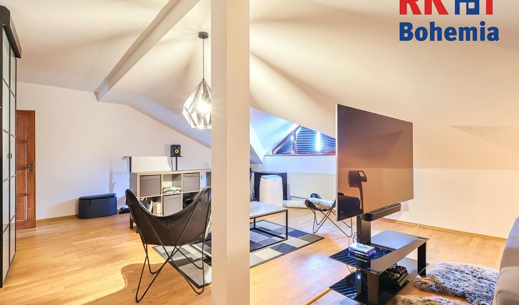 Prodej domu 309 m² s pozemkem 1 162 m², Úvaly – náhled fotky 16