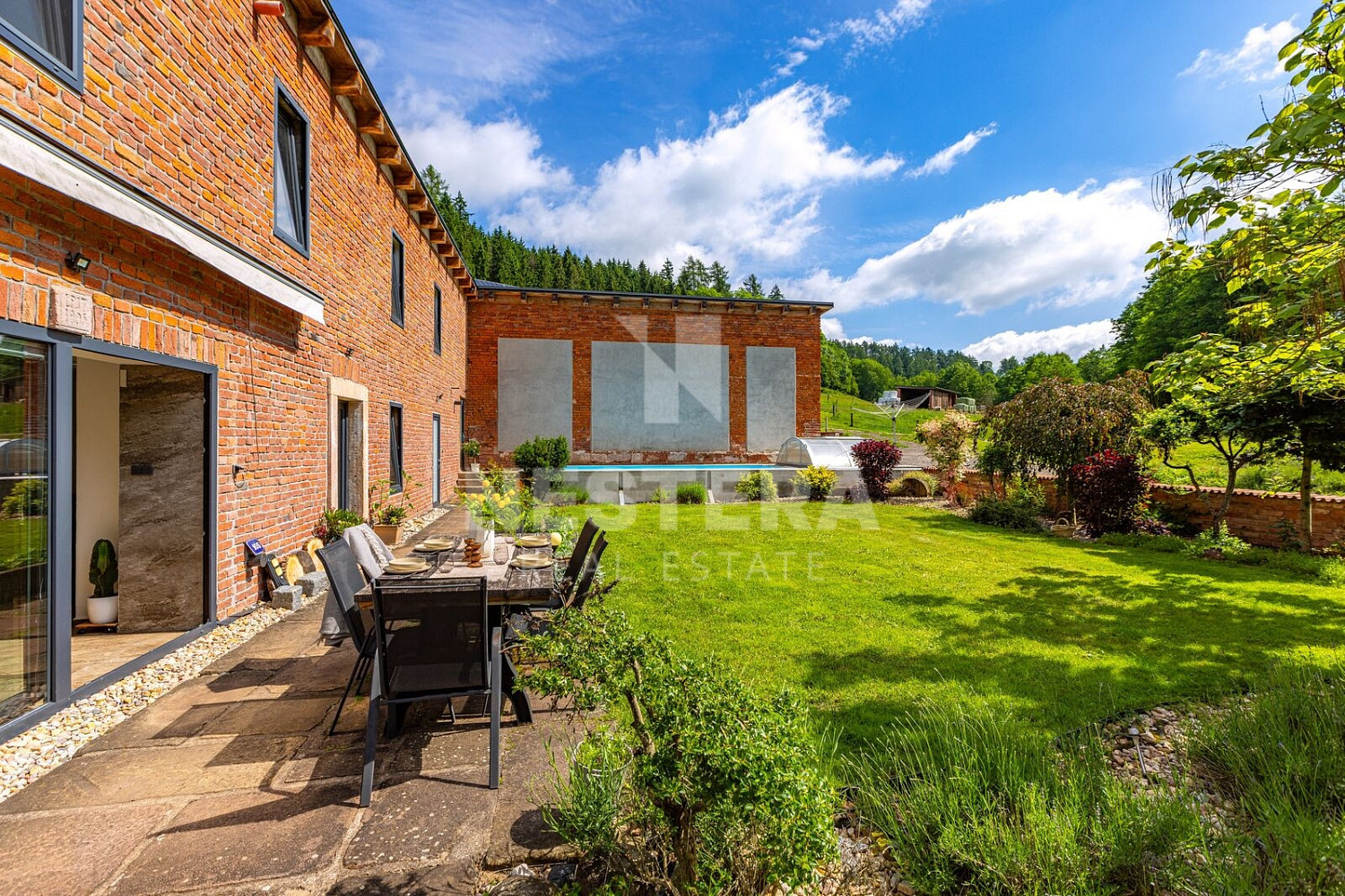 Prodej domu 341 m² s pozemkem 798 m²