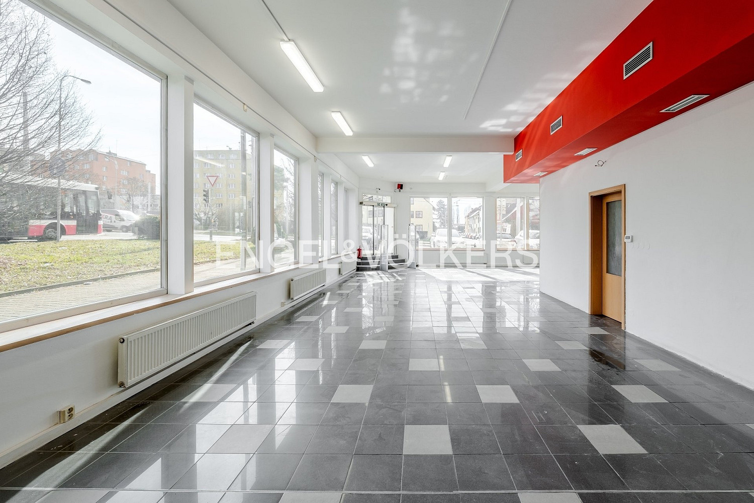 Pronájem komerčního objektu (jiného typu) 418 m² – fotografie 5