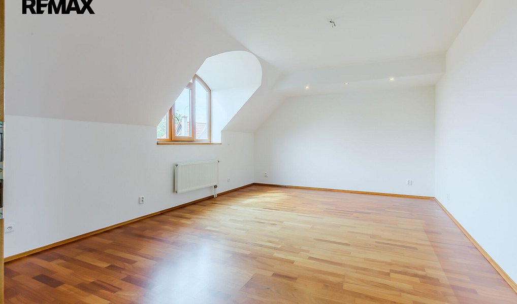 Pronájem bytu 3+kk 126 m², Praha – náhled fotky 12