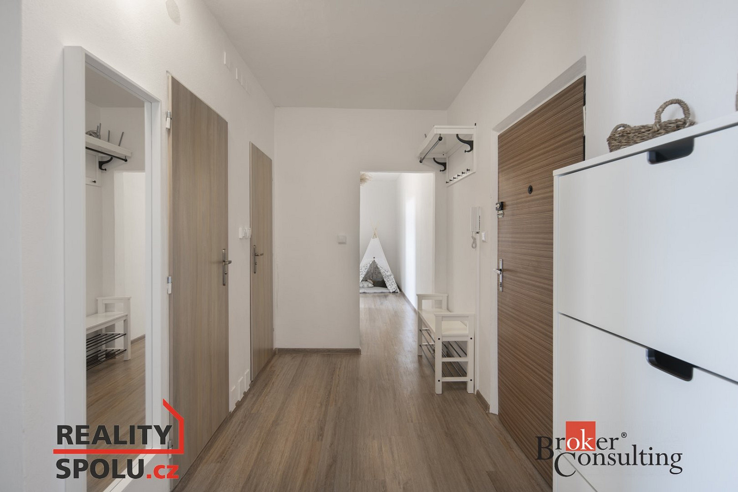 Pronájem bytu 3+1 64 m² — photo 2