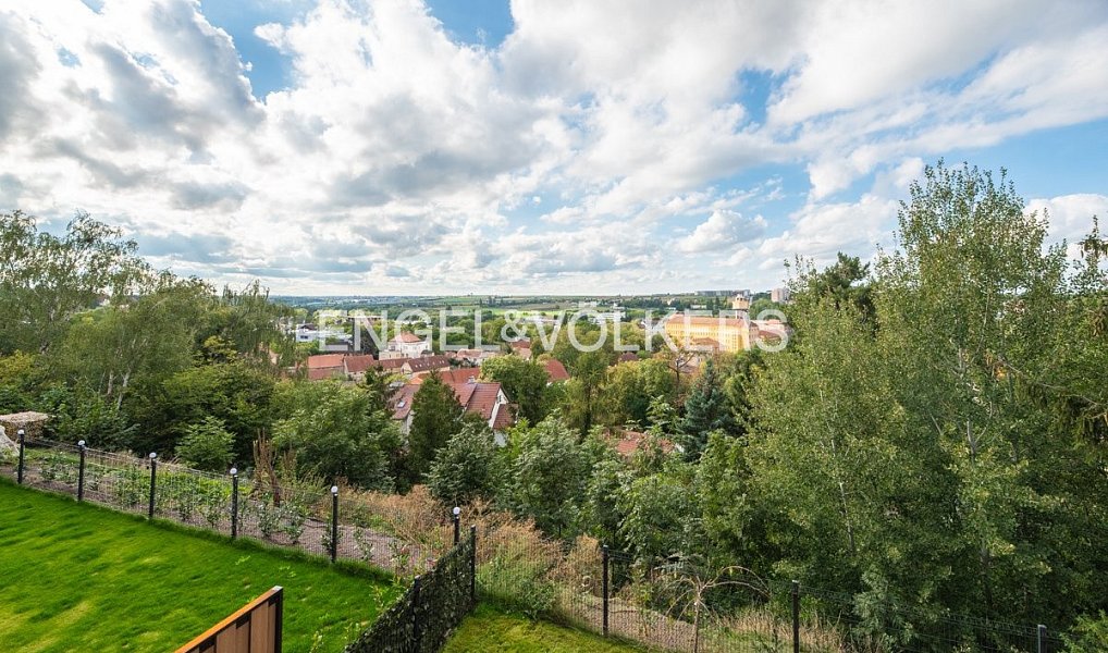 Pronájem domu 141 m² s pozemkem 301 m², Praha – náhled fotky 18