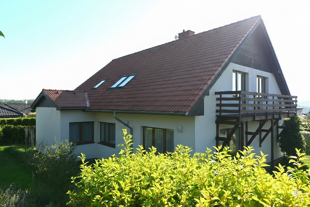 Prodej domu 240 m² s pozemkem 1 007 m² — photo 2