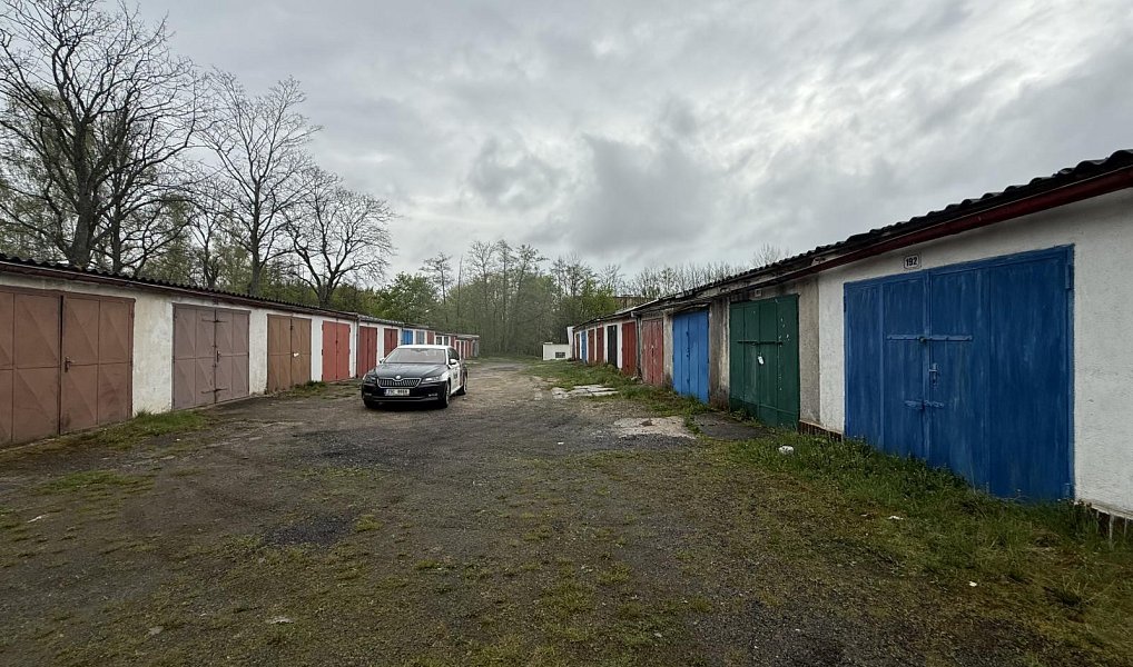 Prodej 3x garáž, OV, 88 m2, Cheb - část Háje + Švédský vrch, Aš – náhled fotky 2