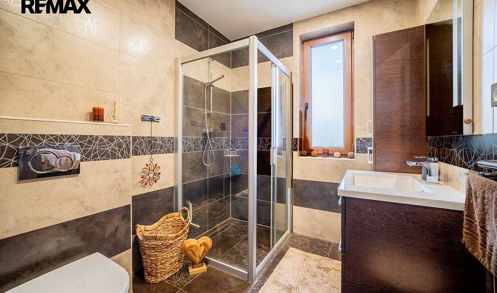 Prodej domu 300 m² s pozemkem 3 877 m², Otvice – náhled fotky 10