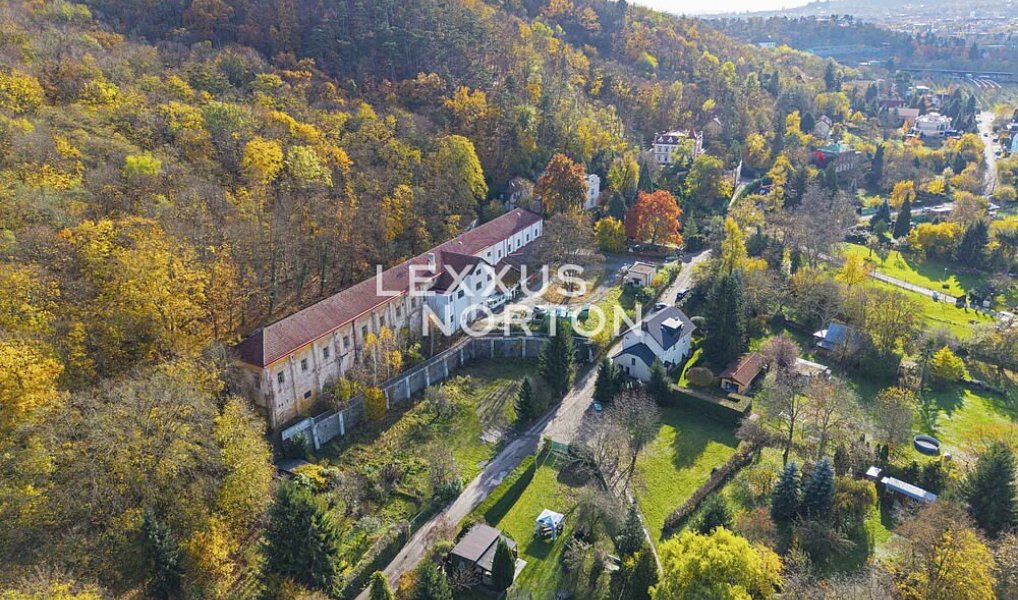 Prodej stavebního pozemku 598 m², Praha – náhled fotky 2