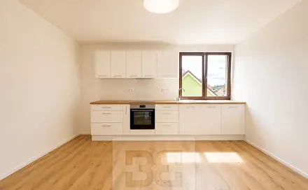 Pronájem bytu 2+1 72 m², Nová ulice, Střelice, okres Brno-venkov