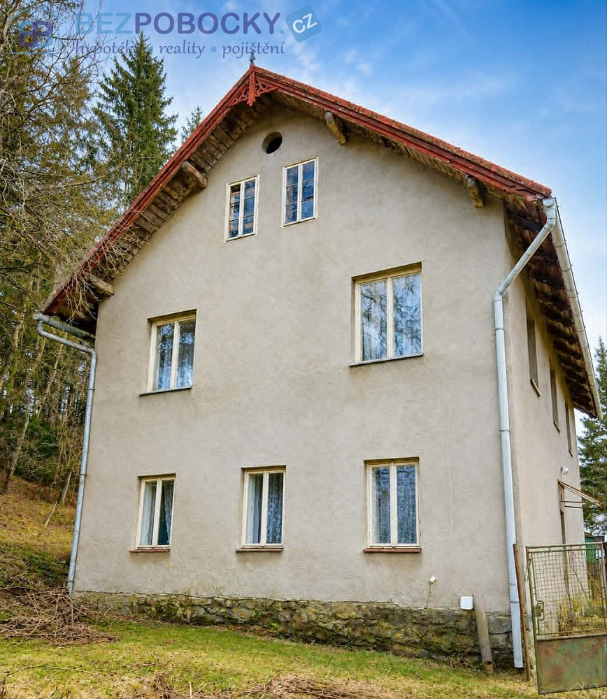 Prodej domu 120 m² s pozemkem 1 438 m²