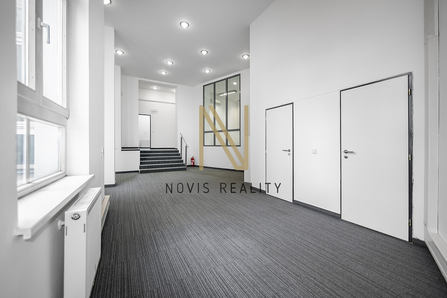 Pronájem kanceláře 140 m² - Widok 3
