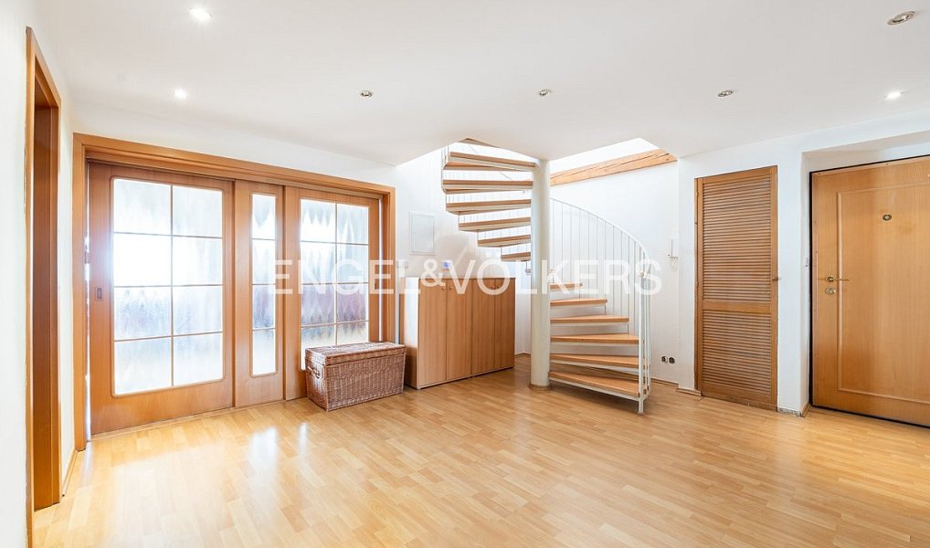 Pronájem bytu 4+kk 173 m², Praha – náhled fotky 13