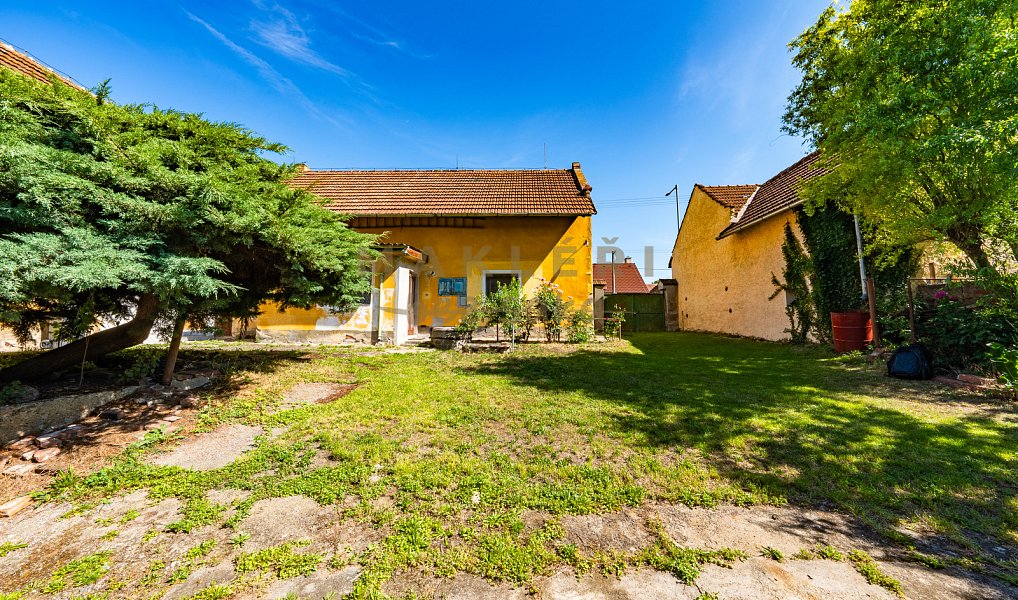 Prodej domu 400 m² s pozemkem 1 899 m², Cítov – náhled fotky 9