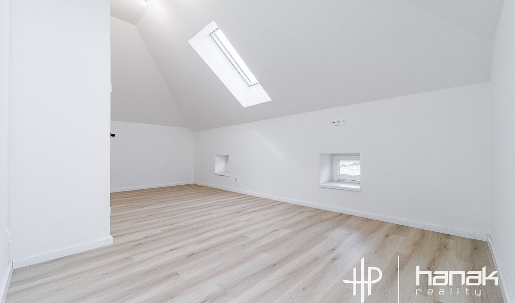 Pronájem bytu 3+kk 85 m², Velký Újezd – náhled fotky 6