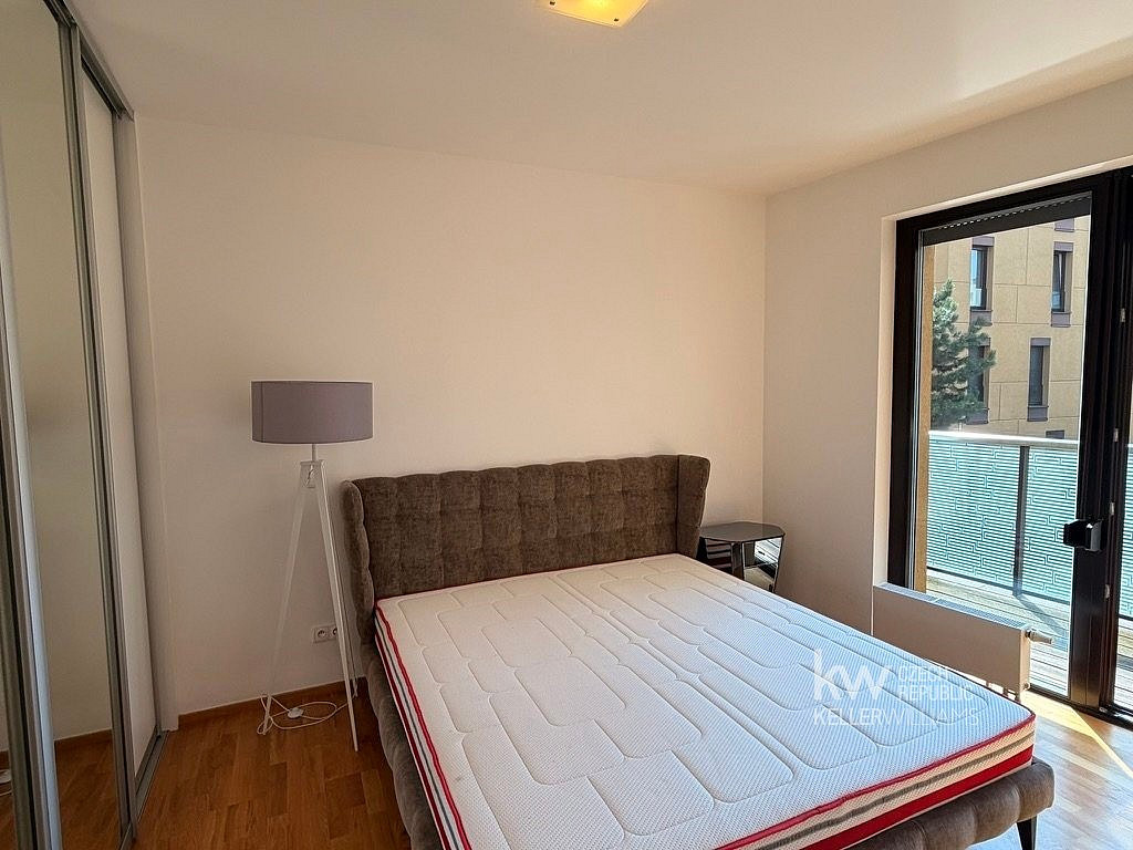 Pronájem bytu 2+kk 82 m² – fotografie 4