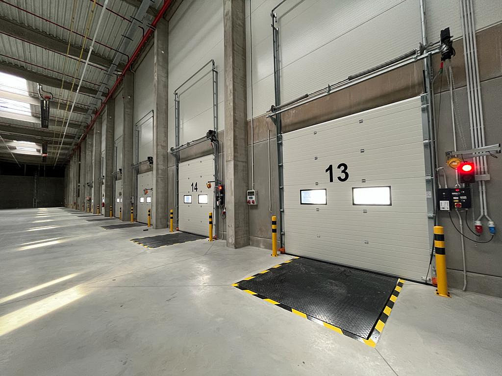 Pronájem skladu, výrobních prostor 3.000 m² Pavlov, D6 – pohled 3