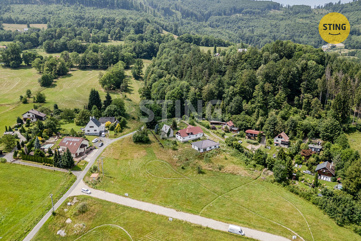 Prodej stavebního pozemku 1 922 m² – fotografie 2
