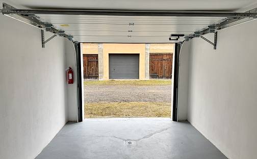 Garáž po rekonstrukci - V Trníčku, Dejvice, V Trníčku, Praha 6 - Dejvice