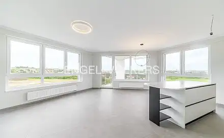 Pronájem bytu 4+kk 97 m²