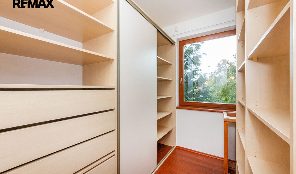 Prodej domu 300 m² s pozemkem 652 m², Praha – náhled fotky 34