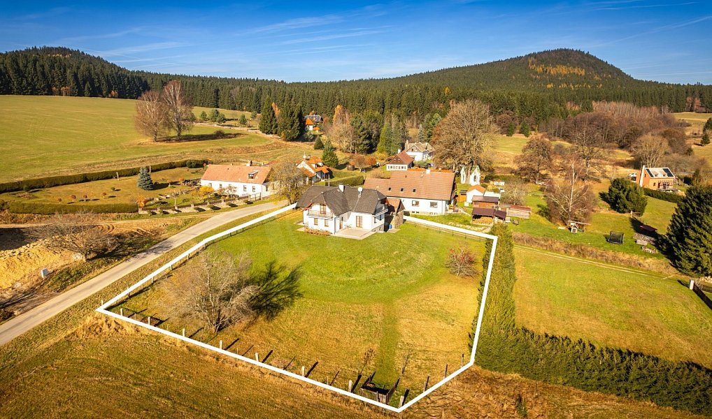 Prodej domu 230 m² s pozemkem 2 845 m², Horní Stropnice – náhled fotky 2