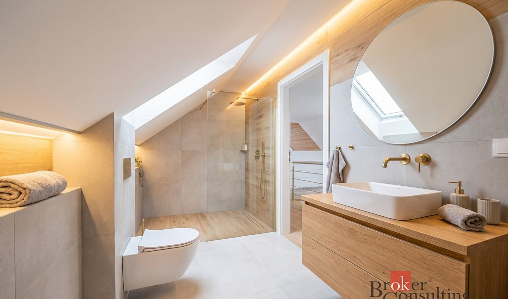 Prodej domu 180 m² s pozemkem 486 m², Stod – náhled fotky 9