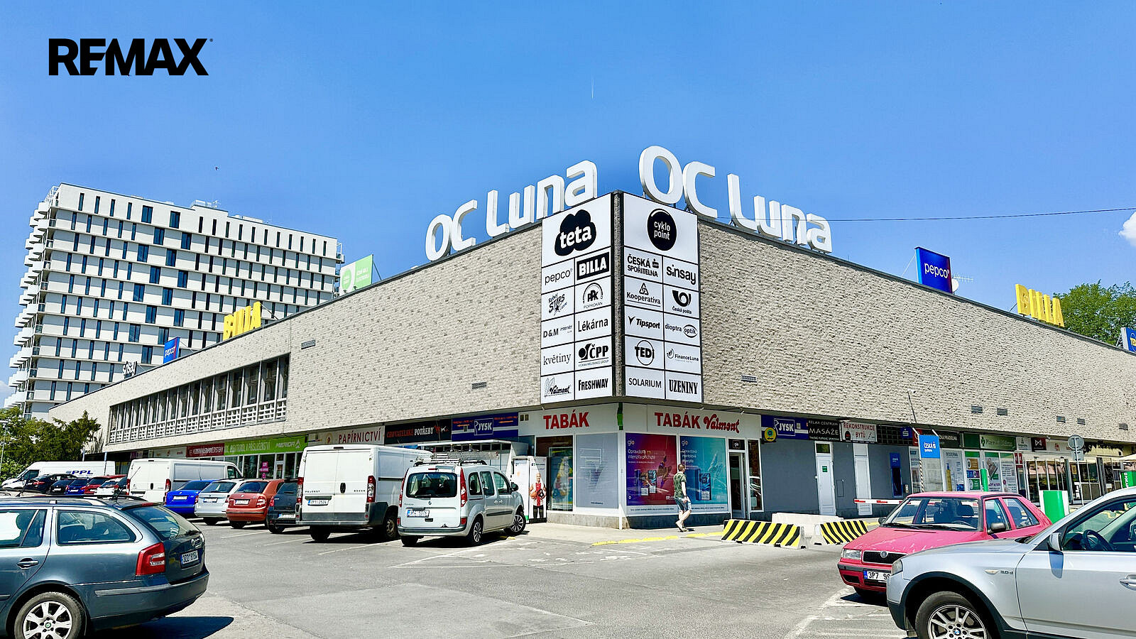 Pronájem obchodních prostor 687 m²