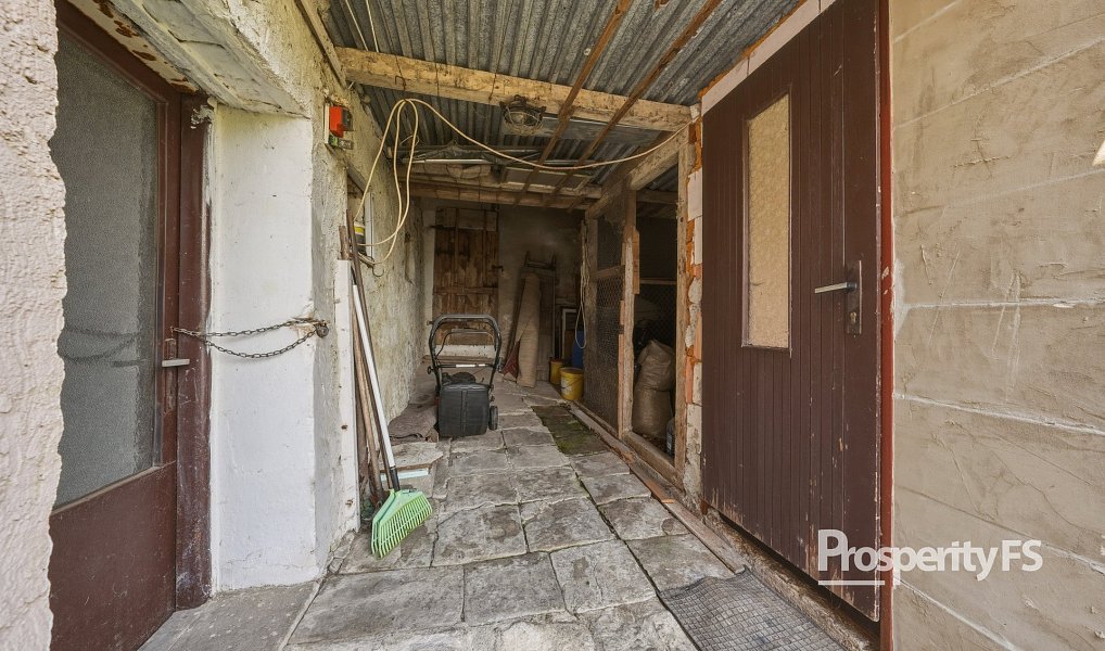 Prodej domu 318 m² s pozemkem 1 081 m², Liběšice – náhled fotky 42