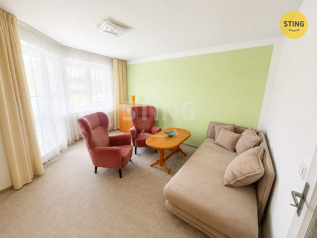 Pronájem bytu 1+kk 38 m² – fotografie 2