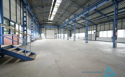Pronájem skladovacích prostor 648 m², Nová Paka - Štikov, okres Jičín