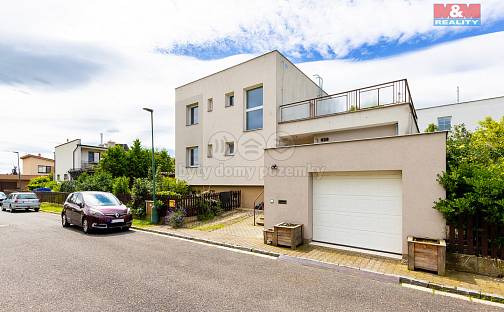 Prodej domu 228 m² s pozemkem 713 m², Stavbařů, Sezemice, okres Pardubice