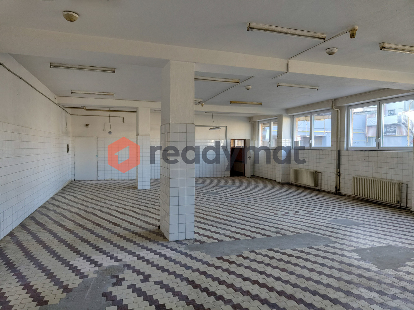 Pronájem skladovacích prostor 482 m²