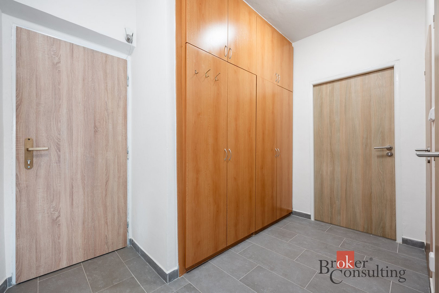 Pronájem bytu 2+1 56 m² — photo 2