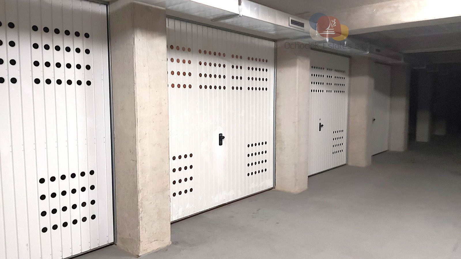 Prodej prostorné garáže 15 m² v Olomouci, Mošnerova – pohled 2