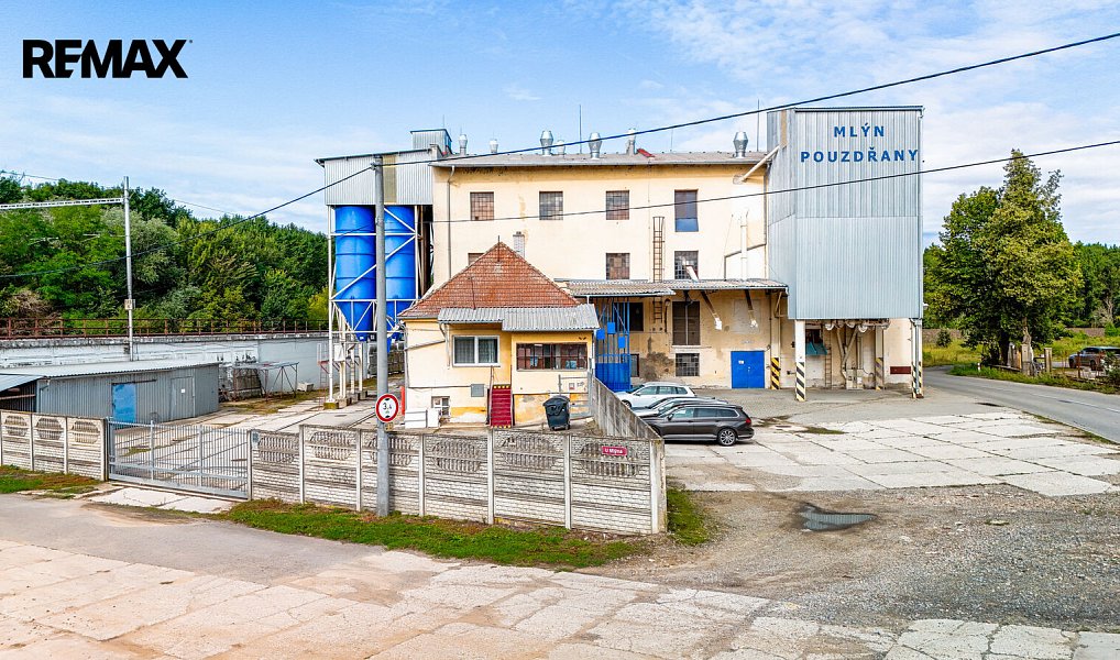 Prodej výrobních prostor 4 050 m², Pouzdřany – náhled fotky 37