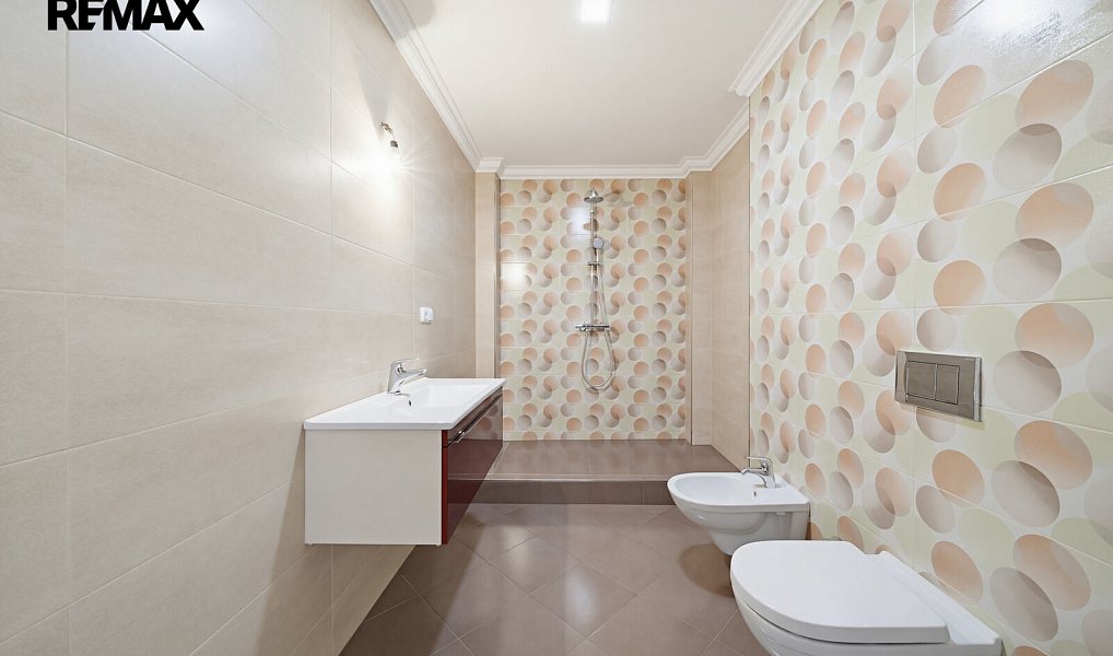 Prodej domu 363 m² s pozemkem 1 608 m², Jesenice – náhled fotky 32
